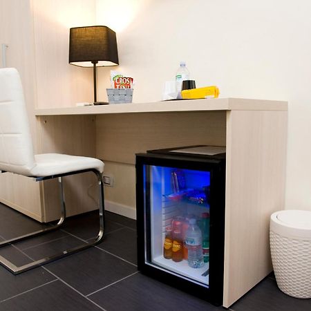 Grey&White Hotel Roma Quarto foto