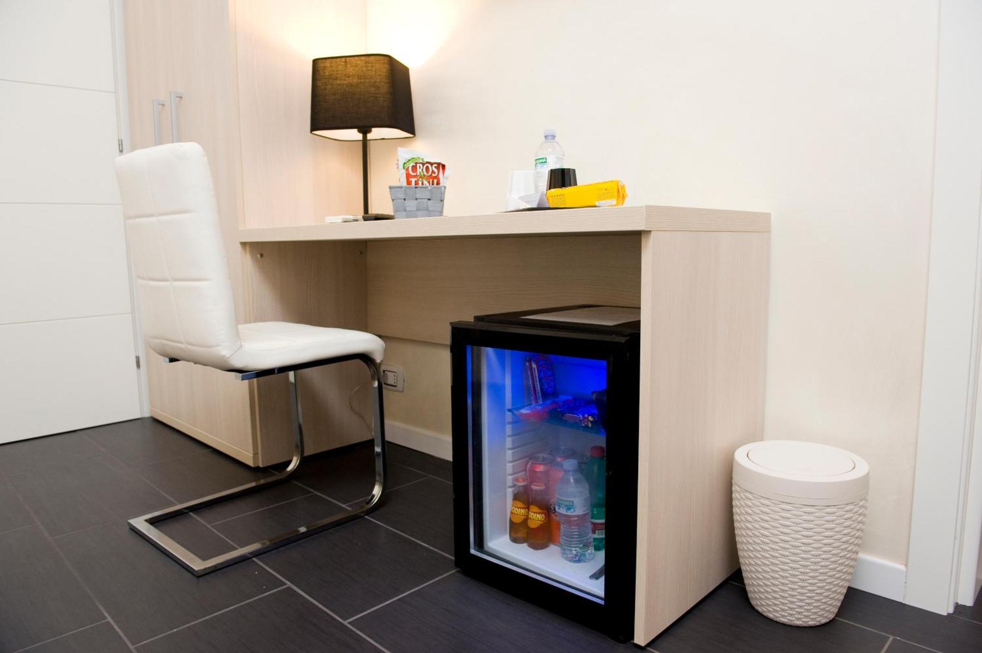 Grey&White Hotel Roma Quarto foto