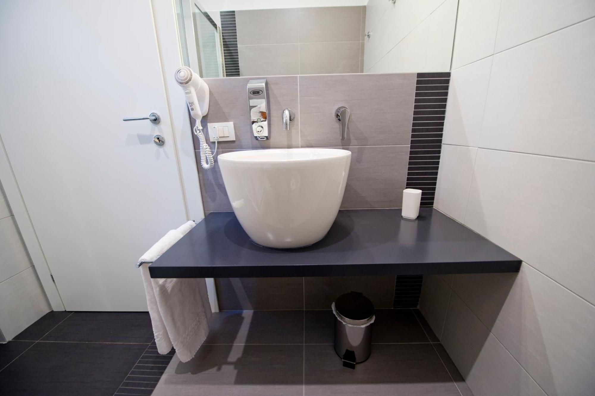 Grey&White Hotel Roma Quarto foto