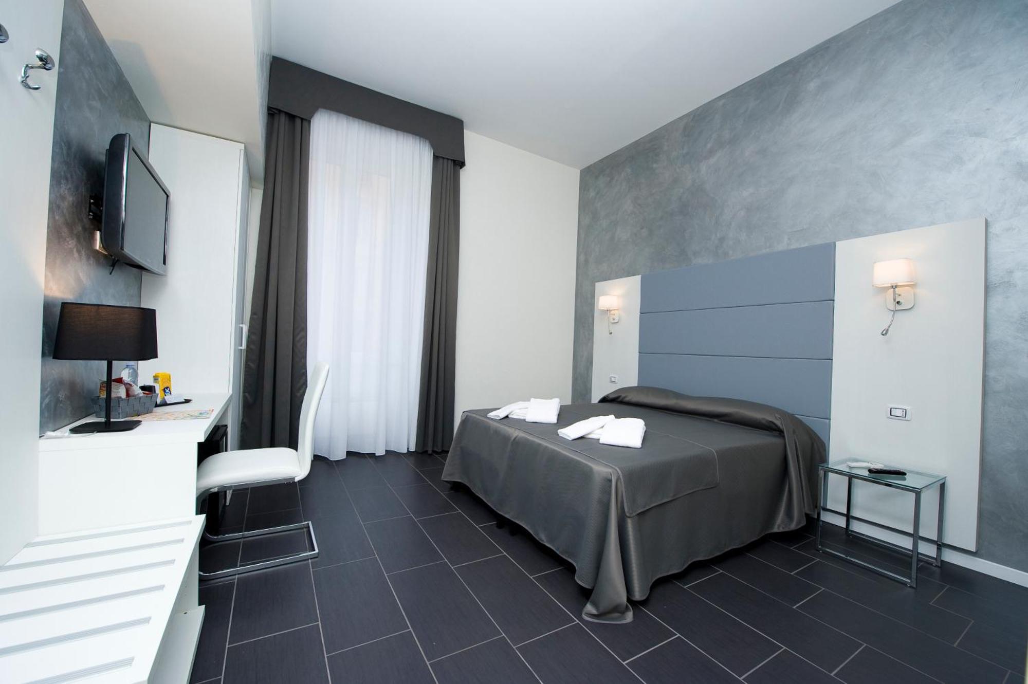 Grey&White Hotel Roma Quarto foto