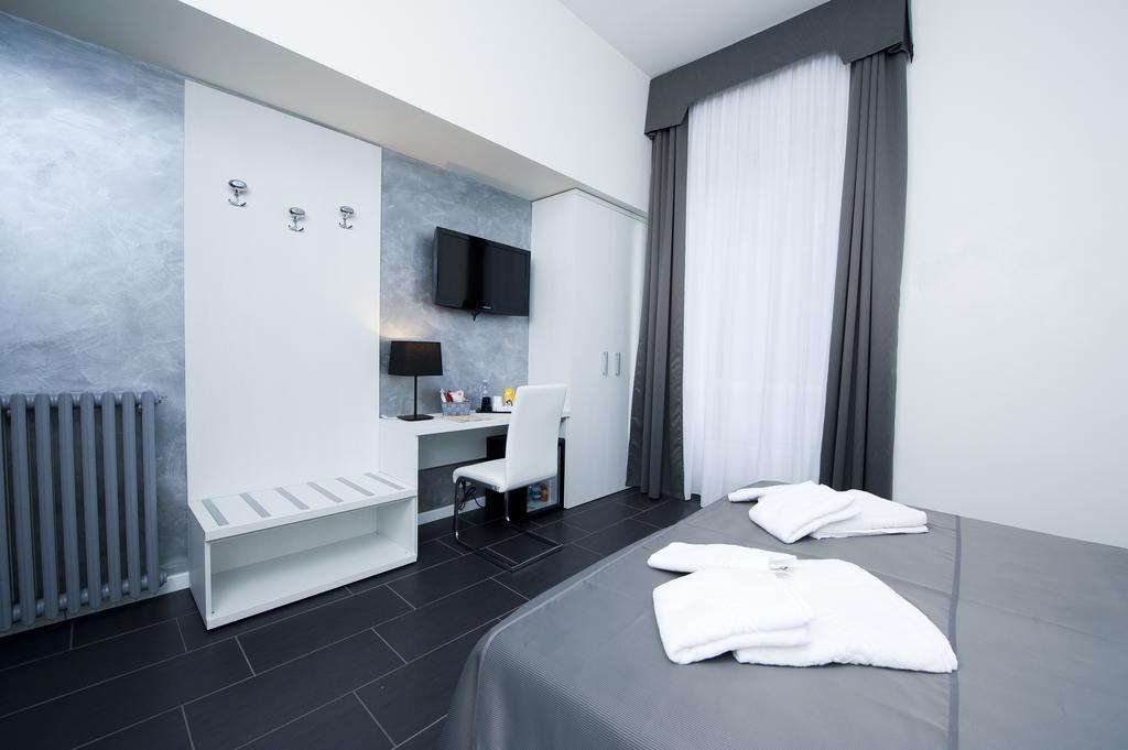 Grey&White Hotel Roma Quarto foto