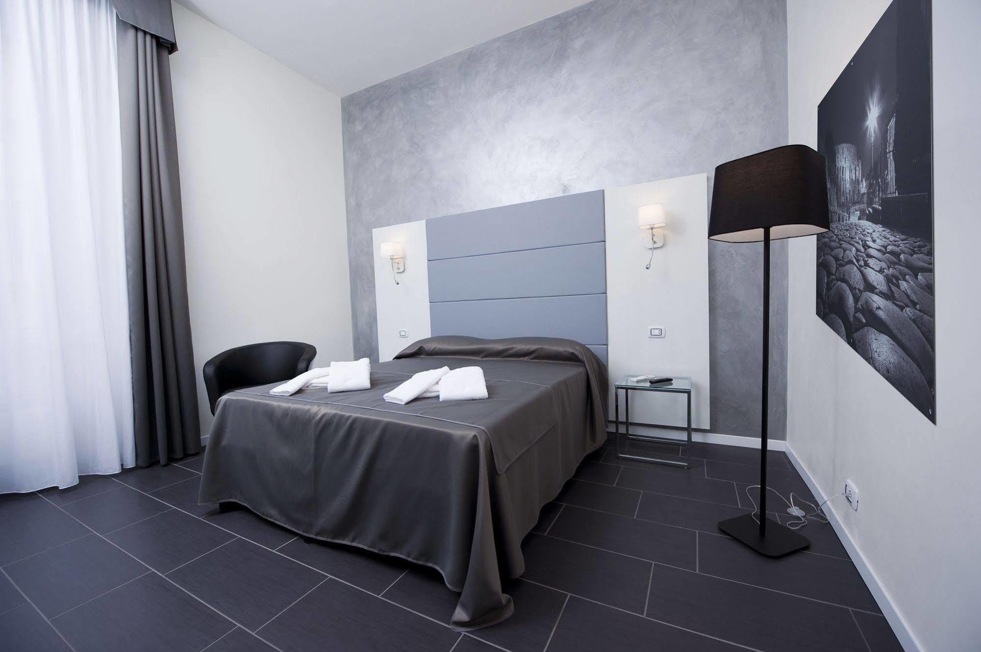 Grey&White Hotel Roma Exterior foto